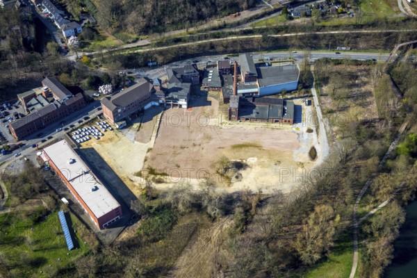 Aerial photograph, railing of the former leather factory Lingens, development of new residential buildings, Linksruhr, Mülheim an der Ruhr, Ruhr area, North Rhine-Westphalia, Germany, Mülheim, an, der, Ruhr, DE, Europe, birds-eyes, view, aerial photograph, aerial photography, aerial photography, overview, overview, bird's eye view, living, flat, houses, residential buildings, housing estate, settlement