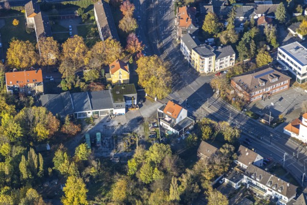 Aerial view, Oberhausener Straße, Breuer Holzhandel, Städt. Grundschule an der Augustastraße, Styrum, Mülheim an der Ruhr, Ruhr area, North Rhine-Westphalia, Germany, education, educational institution, DE, Europe, primary school, green trees, autumn colours, educational institute, aerial photograph, aerial photography, aerial photography, school, overview, bird's eye view, birds-eyes view, overview