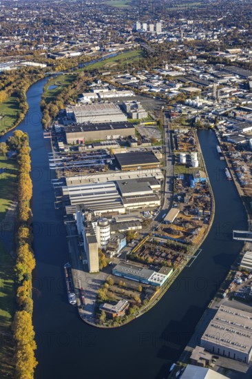 Aerial view, Rhine-Ruhr harbour Mülheim, shipping canal, Am Nordhafen, Rheinstraße, Speldorf, Mülheim an der Ruhr, Ruhr area, North Rhine-Westphalia, Germany, Aspera Brauerei Riese GmbH, DE, Europe, commercial enterprises, commercial area, commercial park, commercial location, commercial use, harbour, harbour area, harbour road, harbour overview, industrial area, industrial building, industrial site, aerial view, aerial photography, aerial photography, Ruhrorter Straße, Siemens Energy, overview, bird's-eye view, birds-eyes view, overview