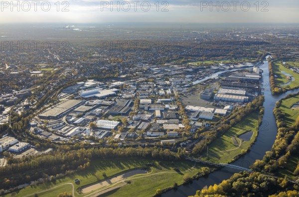 Aerial view, Rhine-Ruhr harbour Mülheim, shipping canal, Am Nordhafen, Rheinstraße, Speldorf, Mülheim an der Ruhr, Ruhr area, North Rhine-Westphalia, Germany, Aspera Brauerei Riese GmbH, DE, Europe, commercial enterprises, commercial area, commercial park, commercial location, commercial use, harbour, harbour area, harbour road, harbour overview, industrial area, industrial building, industrial site, aerial view, aerial photography, aerial photography, Ruhrorter Straße, Siemens Energy, overview, bird's-eye view, birds-eyes view, overview