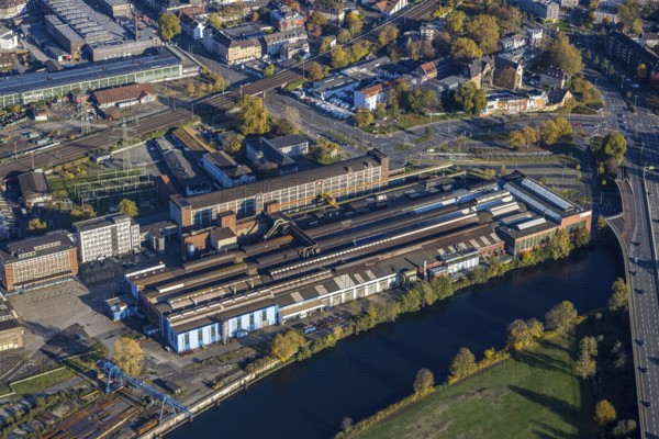 Aerial view, Friedrich Wilhelms-Hütte Stahlguss, river Ruhr, Altstadt II, Mülheim an der Ruhr, Ruhr area, North Rhine-Westphalia, Germany, DE, Europe, Friedrich-Ebert-Straße, commercial enterprises, commercial area, commercial park, commercial location, commercial use, industrial area, industrial building, industrial location, aerial view, aerial photography, aerial photography, Stahlgroßhandel Schulte, overview, bird's eye view, birds-eyes view, overview