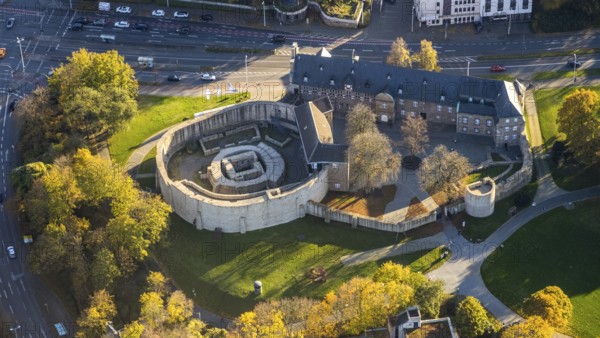 Aerial view, Broich Castle, Broich - East, Mülheim an der Ruhr, Ruhr area, North Rhine-Westphalia, Germany, castle, castle complex, DE, Darlington Park, Europe, green trees, autumn colours, aerial view, aerial photography, aerial photography, castle, castle complex, castle park, overview, bird's-eye view, birds-eyes view, overview