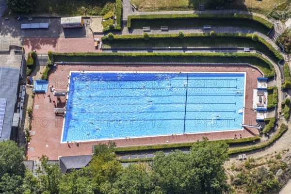Aerial photo, outdoor pool, Bürgerbad Leitmecke, pandemic fear, distance rule, corona virus, Menden, Sauerland, Märkischer Kreis, North Rhine-Westphalia, Germany, bathing establishment, bathing resort, Bürgermeister-Rau-Straße, corona crisis, corona measures, corona fear, Covid-19, DE, Europe, leisure, leisure facility, leisure pool, leisure activities, hygiene measures, aerial view, aerial photography, aerial photography, pool, swimming pool, swimming pool, swimming pleasure, overview, virus, bird's eye view, water fun, birds-eyes view, overview