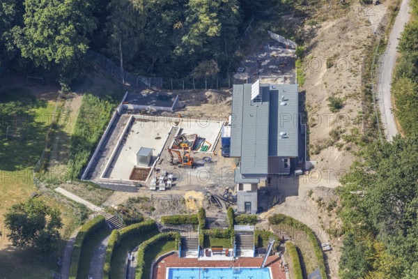 Aerial photo, outdoor pool, Bürgerbad Leitmecke, pandemic fear, distance rule, corona virus, construction site, Menden, Sauerland, Märkischer Kreis, North Rhine-Westphalia, Germany, bathing establishment, bathing resort, Bürgermeister-Rau-Straße, corona crisis, corona measures, corona fear, Covid-19, DE, Europe, leisure, leisure facility, leisure pool, leisure activities, hygiene measures, aerial view, aerial photography, aerial photography, pool, swimming pool, swimming pool, swimming pleasure, overview, virus, bird's eye view, water fun, birds-eyes view, overview