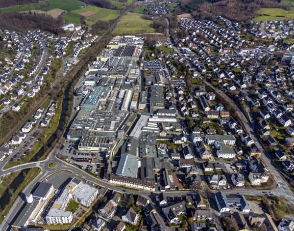 Aerial view, commercial area Fritz-Honsel-Straße, river Ruhr, Meschede, Sauerland, North Rhine-Westphalia, Germany, DE, Europe, distant view, commercial enterprises, commercial area, commercial park, commercial location, commercial use, property tax, real estate, industrial area, industrial location, aerial photograph, aerial photography, aerial photography, overview, bird's eye view, residential area, living and life, residential area, residential buildings, housing estate, birds-eyes view, overview