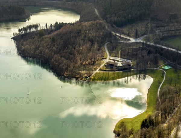 Aerial view, car park and excursion restaurant at the Hennetalsperre, H1, Hennesee, Berghausen, Meschede, Sauerland, North Rhine-Westphalia, Germany, Berghauser Bucht Badestrand, DE, Europe, Hennetalsperre, aerial view, aerial photography, aerial photography, car park H1 at the lake, reservoir, dam, overview, bird's-eye view, forest, forest area, birds-eyes view, overview