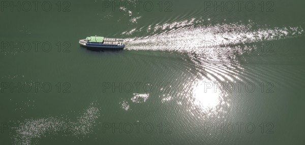 Aerial view, Hennetalsperre, Hennesee, excursion boat, Meschede, Sauerland, North Rhine-Westphalia, Germany, DE, Europe, shapes and colours, Hochsauerlandkreis, landscape panorama, aerial view, aerial photography, aerial photography, mixed forest, coniferous forest, passenger boat Hennesee, dam wall, reservoir, dam, overview, bird's-eye view, forest, forest area, birds-eyes view, overview
