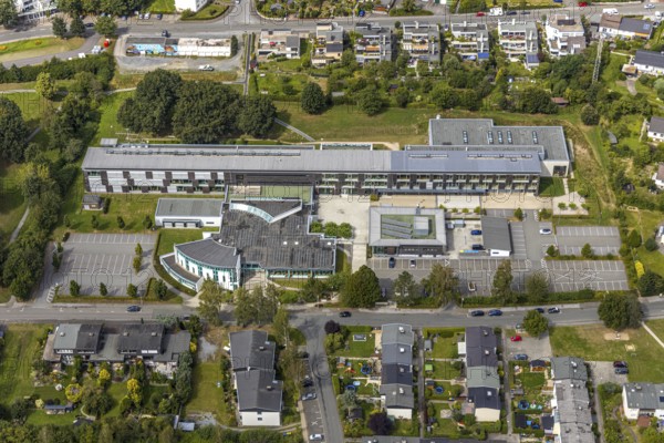 Aerial photograph, South Westphalia University of Applied Sciences, Meschede, Sauerland, North Rhine-Westphalia, Germany, education, educational institution, DE, Europe, Hochsauerlandkreis, teaching institute, Lindenstraße, aerial photograph, aerial photography, aerial photography, study, overview, university, bird's-eye view, birds-eyes view, overview
