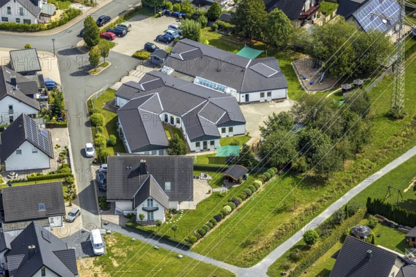 Aerial photo, AWO Kindergarten Kleine Wolke, Schwester-Luziana-Straße, Meschede, Sauerland, Hochsauerlandkreis, North Rhine-Westphalia, Germany, Corona Virus, DE, Europe, kindergarten, day nursery, day care centre, day care centre, aerial photograph, aerial photography, aerial photography, overview, bird's-eye view, overview