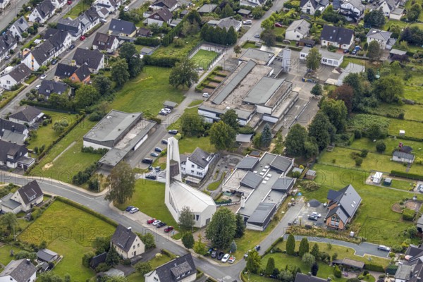 Aerial view, former Johannes church becomes holiday flat, Evang. Johannes kindergarten, Mariengrundschule, Meschede, Sauerland, Hochsauerlandkreis, North Rhine-Westphalia, Germany, place of worship, education, educational institution, DE, Europe, place of worship, primary school, property tax, real estate, church, teaching institute, aerial view, aerial photography, aerial photography, school, overview, bird's-eye view, Von-Westphalen-Straße, residential complex, living and living, residential area, birds-eyes view, overview