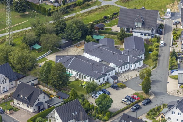 Aerial photo, AWO Kindergarten Kleine Wolke, Schwester-Luziana-Straße, Meschede, Sauerland, Hochsauerlandkreis, North Rhine-Westphalia, Germany, Corona Virus, DE, Europe, kindergarten, day nursery, day care centre, day care centre, aerial photograph, aerial photography, aerial photography, overview, bird's-eye view, overview