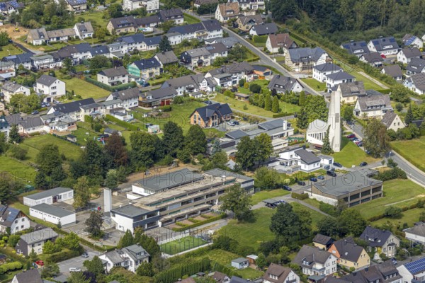 Aerial view, former Johannes church becomes holiday flat, Evang. Johannes kindergarten, Mariengrundschule, Meschede, Sauerland, Hochsauerlandkreis, North Rhine-Westphalia, Germany, place of worship, education, educational institution, DE, Europe, place of worship, primary school, property tax, real estate, church, teaching institute, aerial view, aerial photography, aerial photography, school, overview, bird's-eye view, Von-Westphalen-Straße, residential complex, living and living, residential area, birds-eyes view, overview