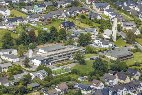 Aerial view, former Johannes church becomes holiday flat, Evang. Johannes kindergarten, Mariengrundschule, Meschede, Sauerland, Hochsauerlandkreis, North Rhine-Westphalia, Germany, place of worship, education, educational institution, DE, Europe, place of worship, primary school, property tax, real estate, church, teaching institute, aerial view, aerial photography, aerial photography, school, overview, bird's-eye view, Von-Westphalen-Straße, residential complex, living and living, residential area, birds-eyes view, overview