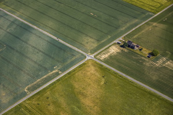 Aerial view, intersection Daheimstraße Margarethenstraße, intersection in 90 degree angles, fields, Vinn, Mörs, Ruhr area, North Rhine-Westphalia, Germany, DE, Europe, birds-eyes, view, aerial photography, aerial photography, aerial photography, overview, bird's eye view