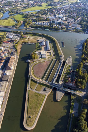 Aerial view, waterway junction Minden, river Weser, Mittellandkanal, Weserschleuse Minden, Nordstadt, Minden, Ostwestfalen-Lippe, OWL, North Rhine-Westphalia, Germany, bridge, DE, Europe, aerial view, aerial photography, aerial photography, OWL book, OWLBuch, East Westphalia, trough bridge, overview, bird's-eye view, birds-eyes view, overview