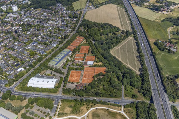 Aerial view, motorway A40, Tennisclub Blau-Weiß Mörs, TPM Tennis-Park Mörs, Vinn, Mörs, Ruhr area, North Rhine-Westphalia, Germany, DE, Europe, birds-eyes, view, aerial photography, aerial photography, aerial photography, overview, overview, bird's eye view, transport, traffic, infrastructure, logistics, road traffic, hobby, sport, training, team, championship, clay court, tennis, tennis playing, tennis club