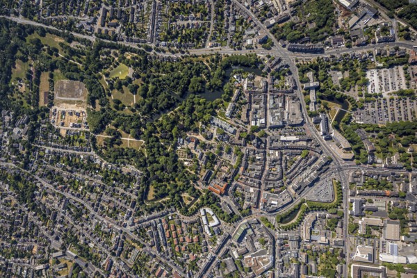 Aerial view, overview centre, structure Dutch model fortification, jagged ring of ramparts, bastions, Mörs castle park, Mörs, Ruhr area, North Rhine-Westphalia, Germany, DE, Europe, birds-eyes, view, aerial photograph, aerial photography, aerial photography, overview, bird's eye view, city centre, centre, town centre, Statdmitte
