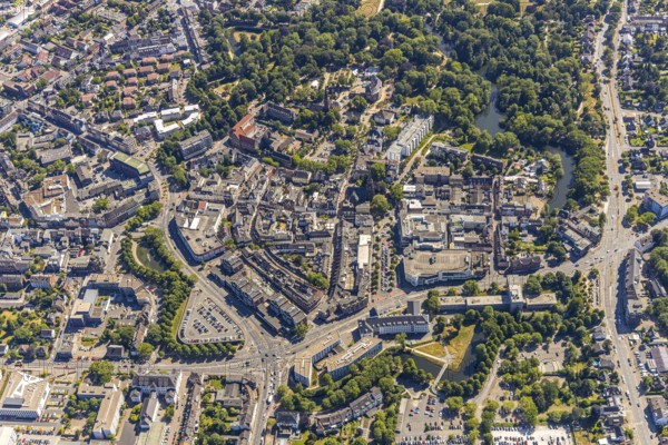 Aerial view, overview centre, structure Dutch model fortification, jagged ring of ramparts, bastions, Mörs castle park, Mörs, Ruhr area, North Rhine-Westphalia, Germany, DE, Europe, birds-eyes, view, aerial photograph, aerial photography, aerial photography, overview, bird's eye view, city centre, centre, town centre, Statdmitte