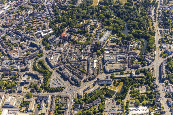 Aerial view, overview centre, structure Dutch model fortification, jagged ring of ramparts, bastions, Mörs castle park, Mörs, Ruhr area, North Rhine-Westphalia, Germany, DE, Europe, birds-eyes, view, aerial photograph, aerial photography, aerial photography, overview, bird's eye view, city centre, centre, town centre, Statdmitte