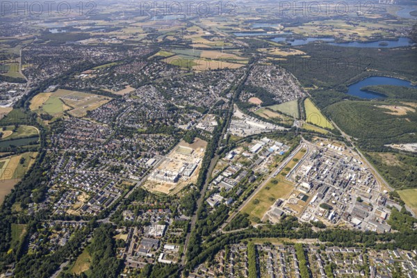 Aerial view, Rheinpreussen slagheap, forest lake, overview Utfort, Rheinberger Straße, Mörs, Ruhr area, North Rhine-Westphalia, Germany, DE, Europe, birds-eyes, view, aerial photography, aerial photography, overview, bird's eye view, mining, overburden, coal, colliery, water, leisure, swimming, boats, shipping, ships, recreation