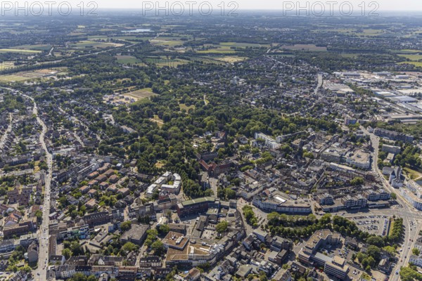 Aerial view, Mörs centre, castle park, Mörs, Ruhr area, North Rhine-Westphalia, Germany, DE, Europe, birds-eyes, view, aerial photography, aerial photography, overview, bird's eye view, leisure, recreation, green spaces, flowers, trees