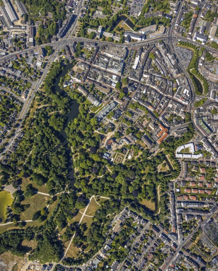 Aerial view, overview centre, structure Dutch model fortification, jagged ring of ramparts, bastions, Mörs castle park, Mörs, Ruhr area, North Rhine-Westphalia, Germany, DE, Europe, birds-eyes, view, aerial photograph, aerial photography, aerial photography, overview, bird's eye view, city centre, centre, town centre, Statdmitte