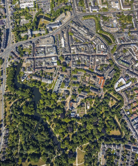 Aerial view, overview centre, structure Dutch model fortification, jagged ring of ramparts, bastions, Mörs castle park, Mörs, Ruhr area, North Rhine-Westphalia, Germany, DE, Europe, birds-eyes, view, aerial photograph, aerial photography, aerial photography, overview, bird's eye view, city centre, centre, town centre, Statdmitte