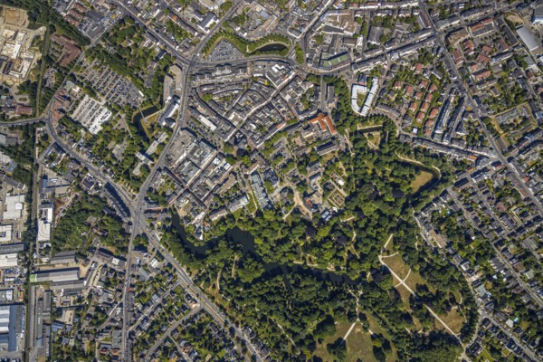 Aerial view, overview centre, structure Dutch model fortification, jagged ring of ramparts, bastions, Mörs castle park, Mörs, Ruhr area, North Rhine-Westphalia, Germany, DE, Europe, birds-eyes, view, aerial photograph, aerial photography, aerial photography, overview, bird's eye view, city centre, centre, town centre, Statdmitte