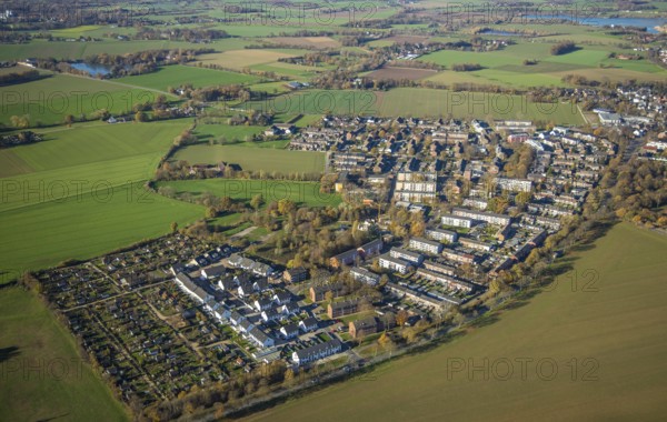 Aerial view, Blumensiedlung, Achterathsheide, Kapellen-Achterathsfeld, Mörs, Ruhr area, North Rhine-Westphalia, Germany, Bahnhofstraße, DE, Europe, community garden, property tax, real estate, KGV, allotment garden, allotment garden site, allotment garden association, allotment garden association Am Eulendyk, allotment garden association, aerial view, aerial photography, aerial photography, Orchideenstraße, terraced houses, allotment garden, overview, bird's eye view, meadows and fields, housing estate, housing and living, residential area, residential houses, housing quality, residential neighbourhood, housing estate, birds-eyes view, overview