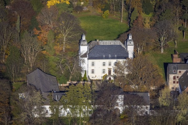 Aerial view, Lauersfort Castle, Kapellen-Holderberg, Mörs, Ruhr area, North Rhine-Westphalia, Germany, DE, monument protection, Europe, moat, autumn colours, manor house, manor building, Lauersforter Straße, aerial view, aerial photography, aerial photography, park, park grounds, castle, castle grounds, castle garden, castle park, overview, bird's eye view, moated castle, moated moat, moated castle, birds-eyes view, former manor, overview