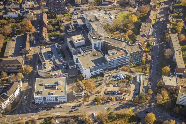 Aerial view, St. Josef Krankenhaus, Asberger Straße, Mörs, Ruhr area, North Rhine-Westphalia, Germany, DE, Europe, healthcare, hospital, clinic, clinic centre, hospital, aerial photograph, aerial photography, aerial photography, medical facility, medical assistance, emergency service, overview, bird's eye view, birds-eyes view, overview, medical care