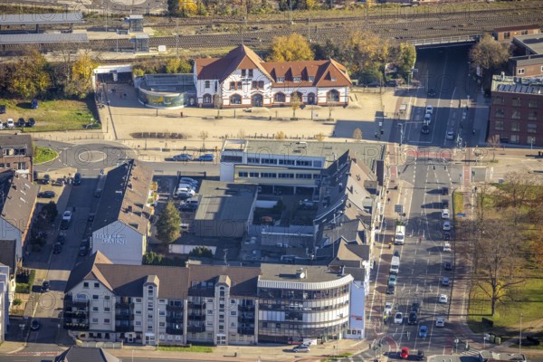 Aerial view, Mörs station, Homberger Straße to Klever Straße, Mörs, Ruhr area, North Rhine-Westphalia, Germany, railway tracks, railway station, station forecourt, DE, Deutsche Bahn AG, Europe, main station, main railway station, Homberger Straße, Klever Straße, aerial view, aerial photography, aerial photography, apartment buildings, terraced houses, overview, Vinzenzstraße, bird's eye view, birds-eyes view, overview
