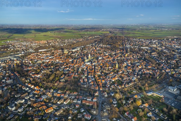 Aerial view, city centre view, old town, Wallstraßen, protestant church Sankt Maria zur Wiese, St. Petri Alde Kerke, St. Patrokli-Dom, Sankt Pauli Kirche, St. Albertus-Magnus-Kirche, Soest, Soester Börde, North Rhine-Westphalia, Germany, place of worship, DE, cathedral, Europe, distant view, religious community, place of worship, holy place, church, parish, denomination, aerial view, aerial photography, aerial photography, religion, religious site, overview, bird's-eye view, overview