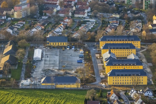 Aerial view, construction area former Kanaal van Wessem barracks, housing estate and refugee accommodation, Soest, Soester Börde, North Rhine-Westphalia, Germany, construction work, construction area, building site, building plots, construction project, construction site, DE, Europe, property tax, Hiddingser Weg, real estate, capacity requirements, aerial photograph, aerial photography, aerial photography, overview, bird's eye view, housing estate, living and living, residential area, residential buildings, residential neighbourhood, bird's eye view, overview