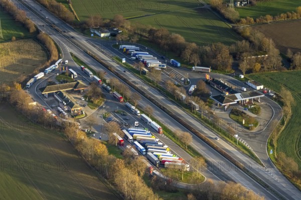 Aerial view, motorway A44, motorway service area Soester Börde, Müllingsen, Soest, Soester Börde, North Rhine-Westphalia, Germany, motorway service area, DE, Europe, aerial view, aerial photography, aerial photography, service area, service area, Soester Böre Nord, Soester Böre Süd, overview, traffic volume, bird's-eye view, overview