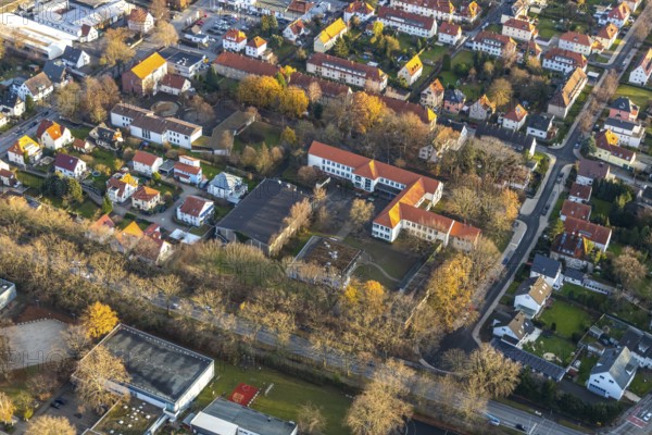 Aerial photo, Pauli Hauptschule Soest, Soest, Soester Börde, North Rhine-Westphalia, Germany, education, educational institution, DE, Europe, secondary school, autumn colours, educational institute, aerial photography, aerial photography, Müllingser Weg, school, overview, bird's eye view, birds-eyes view, overview