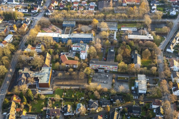 Aerial view, construction site extension Niederbergheimer Straße 24, former agricultural school, new location district archive, city archive Soest and city archaeology Soest, Hansa-Realschule Soest, city administration town hall II, Soest, Soester Börde, North Rhine-Westphalia, Germany, extension, archive, construction work, construction vehicles, construction area, construction site, building plots, construction crane, construction measure, construction project, construction site, authority, education, educational institution, DE, monument protection, Europe, property tax, real estate, educational institute, aerial view, aerial photography, aerial photography, new building, Niederbergheimer Straße, town hall, school, city archive, city administration, Troyesweg, overview, bird's-eye view, Windmühlenweg, birds-eyes view, heritage-protected building, overview