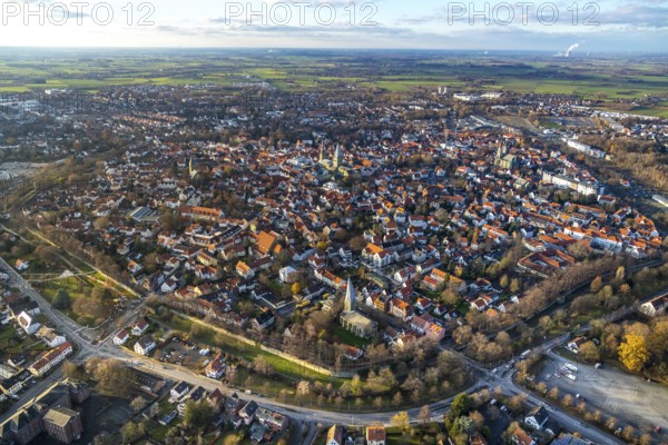 Aerial view, city centre view, old town, Wallstraßen, protestant church Sankt Maria zur Wiese, St. Petri Alde Kerke, St. Patrokli-Dom, Sankt Pauli Kirche, St. Albertus-Magnus-Kirche, Soest, Soester Börde, North Rhine-Westphalia, Germany, place of worship, DE, cathedral, Europe, distant view, religious community, place of worship, holy place, church, parish, denomination, aerial view, aerial photography, aerial photography, religion, religious site, overview, bird's-eye view, overview