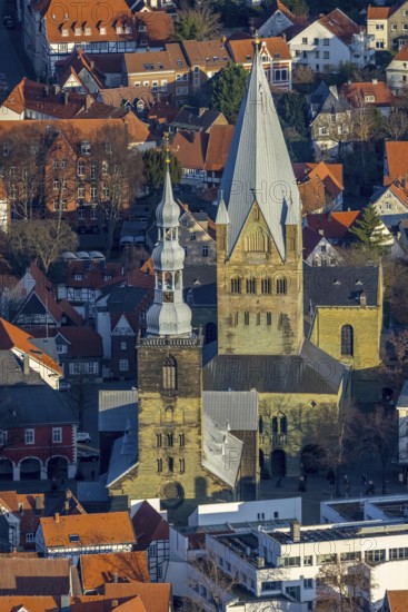 Aerial view, city centre view, old town, St. Petri Church Alde Kerke, St. Patrokli Cathedral, Soest, Soester Börde, North Rhine-Westphalia, Germany, place of worship, city, DE, cathedral, cathedral square, Europe, religious community, place of worship, property tax, real estate, church, parish, denomination, aerial view, aerial photography, aerial photography, Petrikirchhof, religion, overview, bird's-eye view, bird's-eye view, catholic church, overview, red roofs, red house roofs
