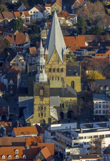 Aerial view, city centre view, old town, St. Petri Church Alde Kerke, St. Patrokli Cathedral, Soest, Soester Börde, North Rhine-Westphalia, Germany, place of worship, city, DE, cathedral, cathedral square, Europe, religious community, place of worship, property tax, real estate, church, parish, denomination, aerial view, aerial photography, aerial photography, Petrikirchhof, religion, overview, bird's-eye view, bird's-eye view, catholic church, overview, red roofs, red house roofs