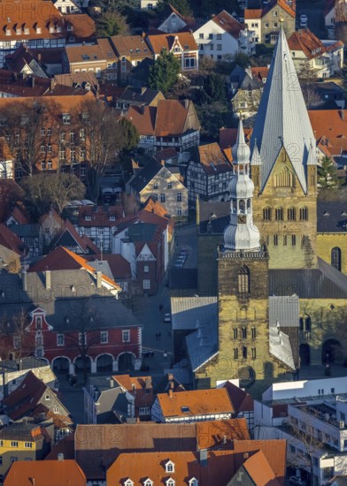 Aerial view, city centre view, old town, St. Petri Church Alde Kerke, St. Patrokli Cathedral, Soest, Soester Börde, North Rhine-Westphalia, Germany, place of worship, city, DE, cathedral, cathedral square, Europe, religious community, place of worship, property tax, real estate, church, parish, denomination, aerial view, aerial photography, aerial photography, Petrikirchhof, religion, overview, bird's-eye view, bird's-eye view, catholic church, overview, red roofs, red house roofs