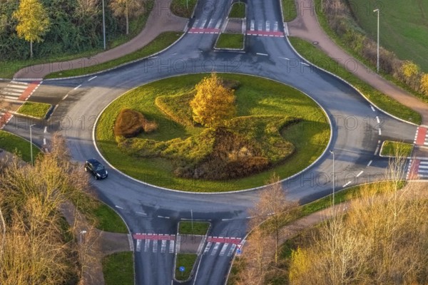Aerial view, New roundabout Danziger Ring, Oestinghauser Straße, Soest, Soester Börde, North Rhine-Westphalia, Germany, DE, Europe, roundabout, roundabout, aerial view, aerial photography, aerial photography, road traffic, overview, bird's eye view, zebra crossing, birds-eyes view, overview