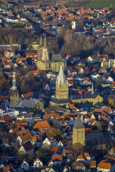 Aerial view, city centre view, old town, protestant church Sankt Maria zur Wiese, St. Petri Alde Kerke, St. Patrokli-Dom, Sankt Pauli Kirche, St. Albertus-Magnus-Kirche, Soest, Soester Börde, North Rhine-Westphalia, Germany, place of worship, City, DE, Domplatz, Europe, religious community, place of worship, property tax, real estate, church, parish, denomination, aerial view, aerial photography, aerial photography, Paulistraße, Petrikirchhof, religion, overview, bird's-eye view, Wiesenstraße, living and life, residential area, residential buildings, birds-eyes view, catholic church, overview, red roofs, red house roofs