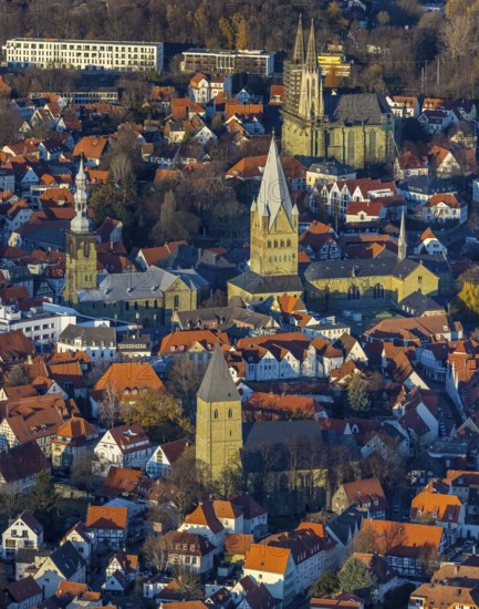 Aerial view, city centre view, old town, protestant church Sankt Maria zur Wiese, St. Petri Alde Kerke, St. Patrokli-Dom, Sankt Pauli Kirche, St. Albertus-Magnus-Kirche, Soest, Soester Börde, North Rhine-Westphalia, Germany, place of worship, City, DE, Domplatz, Europe, religious community, place of worship, property tax, real estate, church, parish, denomination, aerial view, aerial photography, aerial photography, Paulistraße, Petrikirchhof, religion, overview, bird's-eye view, Wiesenstraße, living and life, residential area, residential buildings, birds-eyes view, catholic church, overview, red roofs, red house roofs