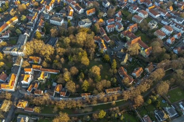 Aerial view, Bergenthalpark, Spital Physio, Soest, Soester Börde, North Rhine-Westphalia, Germany, DE, Daelengasse, Europe, health care, green area, paediatric practice, clinic, aerial view, aerial photography, aerial photography, medical facility, medical assistance, emergency service, Nöttenstraße, park, overview, bird's-eye view, overview, medical care