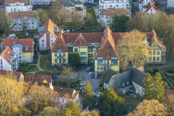 Aerial view, Bergenthalpark, Spital Physio, Soest, Soester Börde, North Rhine-Westphalia, Germany, DE, Daelengasse, Europe, health care, green area, paediatric practice, clinic, aerial view, aerial photography, aerial photography, medical facility, medical assistance, emergency service, Nöttenstraße, park, overview, bird's-eye view, overview, medical care