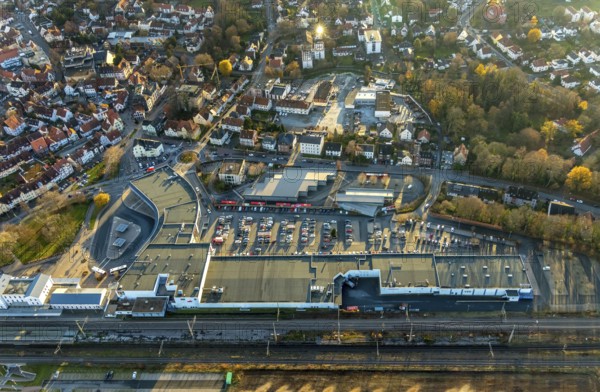 Aerial view, City Center shopping centre, Am Bahnhof, Soest, Soester Börde, North Rhine-Westphalia, Germany, railway station, Soest railway station, DE, Deutsche Bahn AG, shopping, shopping centre, shopping markets, shopping place, shopping centre, Europe, main station, aerial view, aerial photography, aerial photography, local supply centre, shopping, shopping centre, overview, bird's-eye view, overview