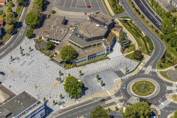 Aerial view, town hall, Otto-Fuchs-Platz, Meinerzhagen, Märkischer Kreis, Sauerland, North Rhine-Westphalia, Germany, DE, Europe, roundabout, culture, art, aerial view, aerial photography, aerial photography, overview, events, venue, event location, event centre, bird's-eye view, birds-eyes view, cultural use, overview