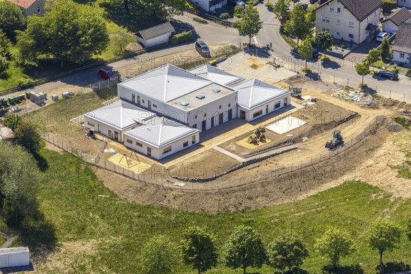 Aerial photo, new AWO kindergarten building, Im Brannten, Meinerzhagen, Märkischer Kreis, Sauerland, North Rhine-Westphalia, Germany, DE, Europe, kindergarten, day-care centre, day-care centre, aerial photograph, aerial photography, aerial photography, overview, bird's-eye view, birds-eyes view, overview