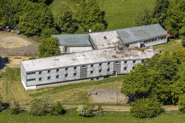 Aerial photograph, former Bergstrasse Youth Hostel, Meinerzhagen, Märkischer Kreis, Sauerland, North Rhine-Westphalia, Germany, DE, Europe, youth hostel, aerial photograph, aerial photography, aerial photography, overview, bird's-eye view, birds-eyes view, overview, dilapidated building
